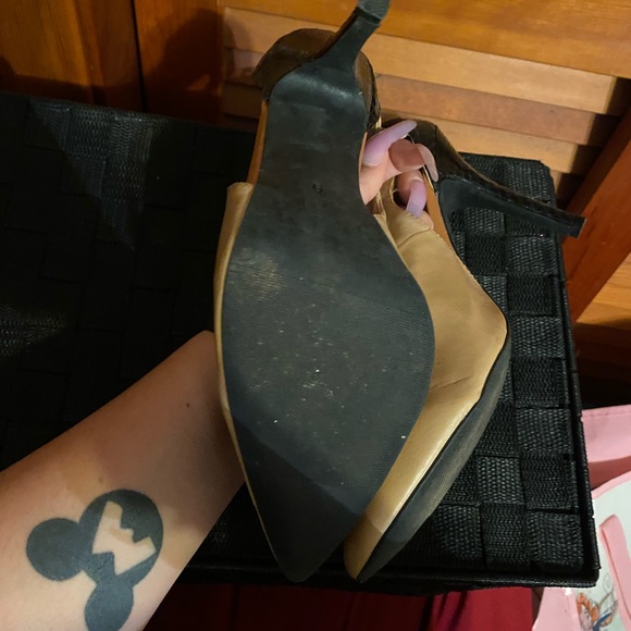 Heels - Picture 7 of 9